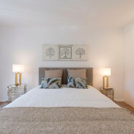 Lovelystay - Downtown Balcony Apartment With Free Parking ポルト エクステリア 写真