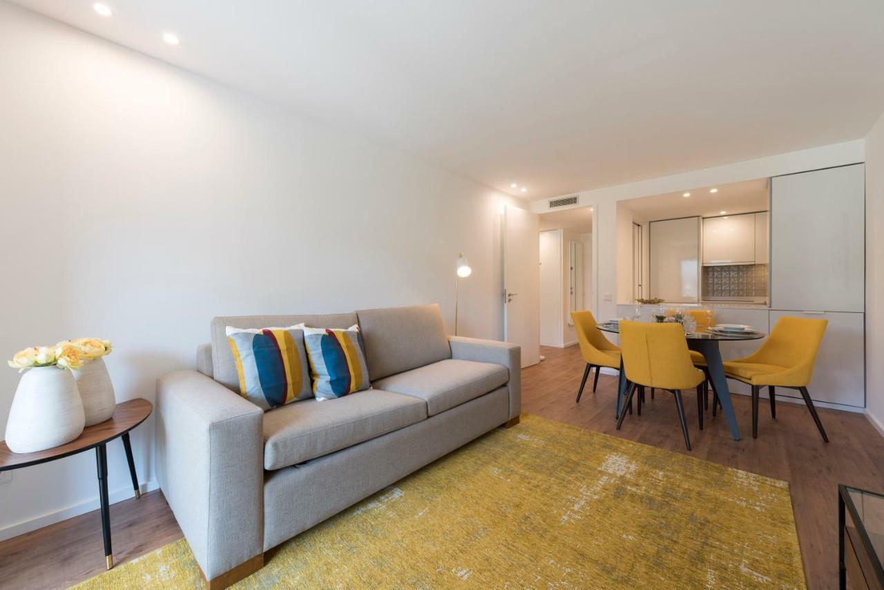 Lovelystay - Downtown Balcony Apartment With Free Parking ポルト エクステリア 写真