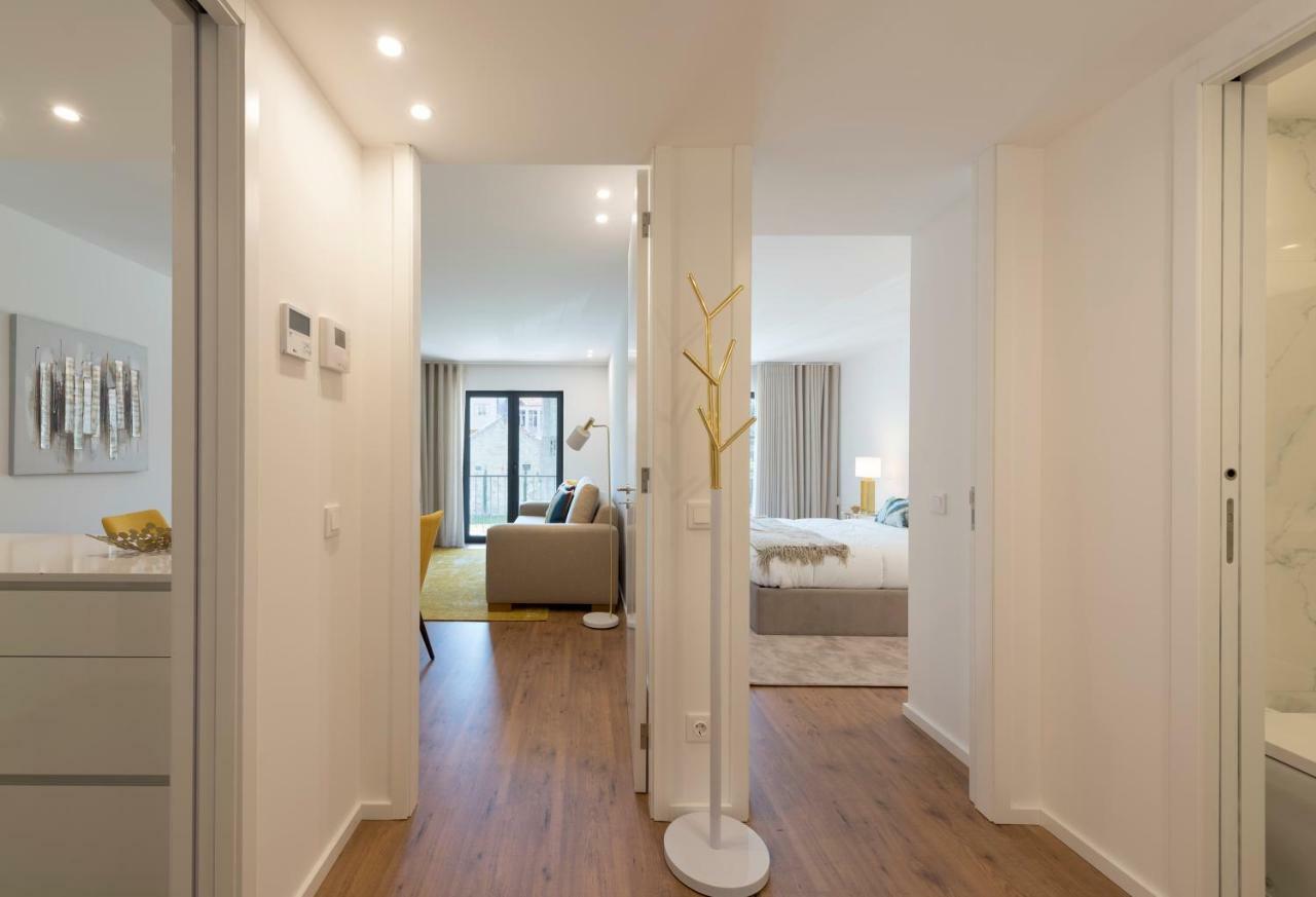 Lovelystay - Downtown Balcony Apartment With Free Parking ポルト エクステリア 写真