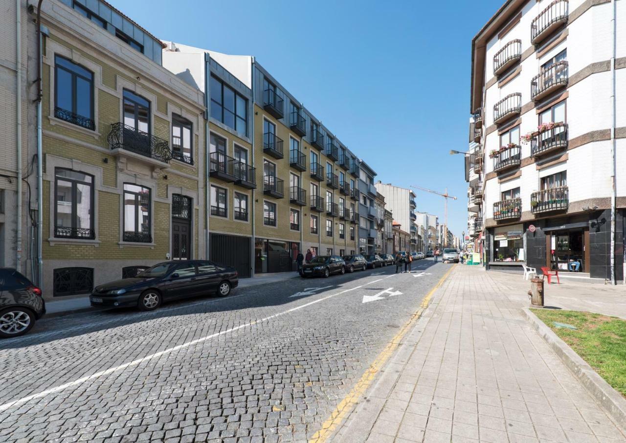 Lovelystay - Downtown Balcony Apartment With Free Parking ポルト エクステリア 写真