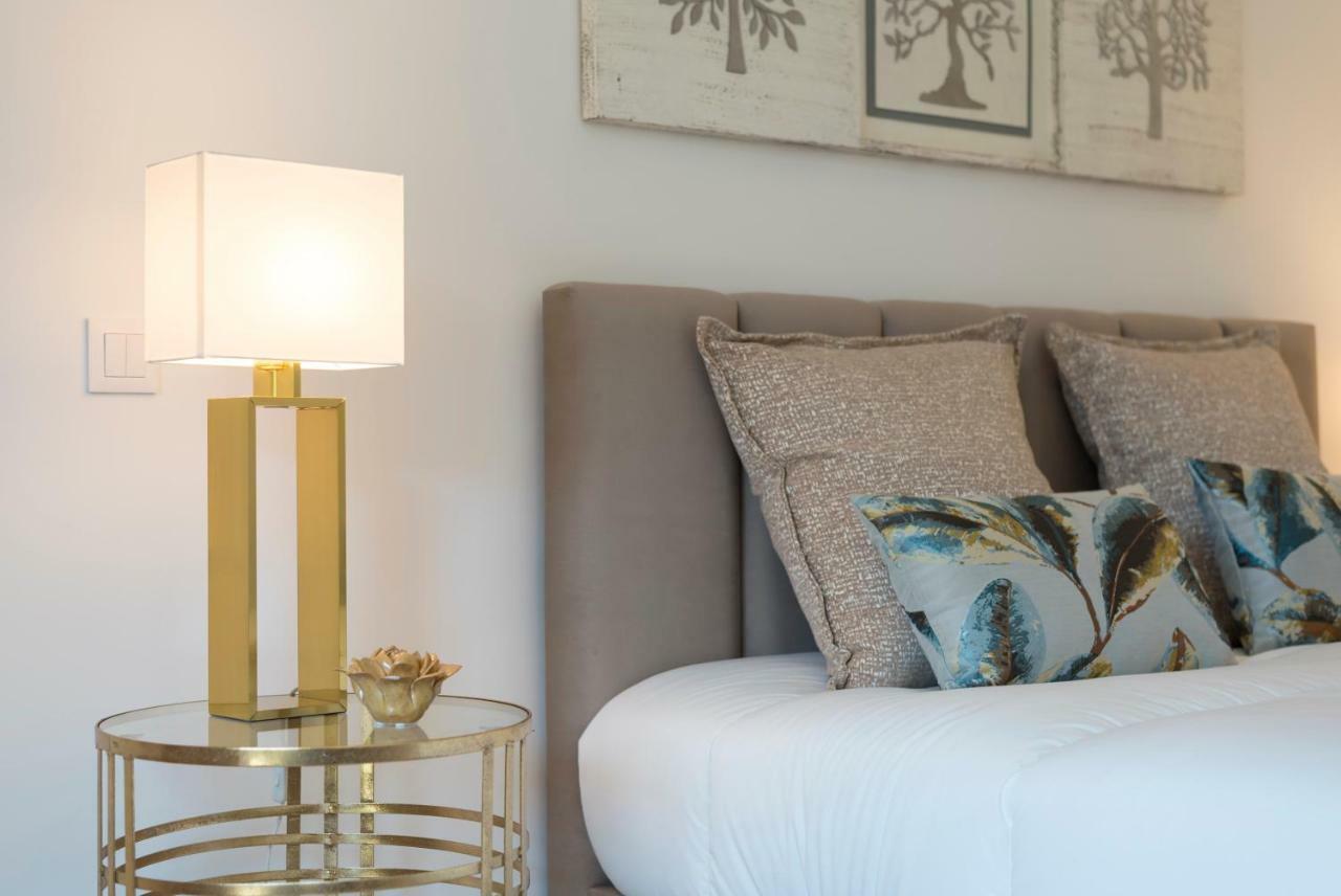 Lovelystay - Downtown Balcony Apartment With Free Parking ポルト エクステリア 写真