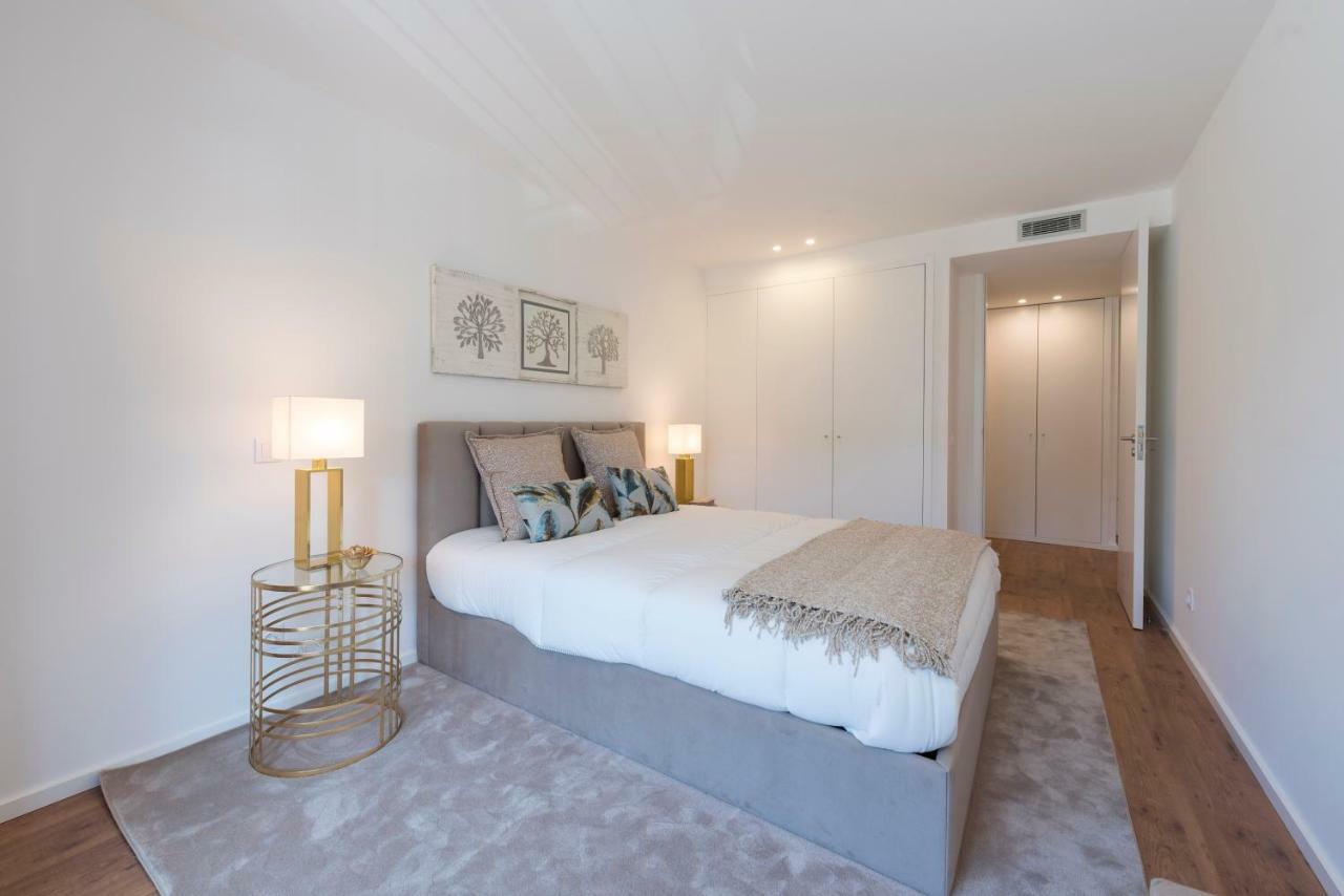 Lovelystay - Downtown Balcony Apartment With Free Parking ポルト エクステリア 写真