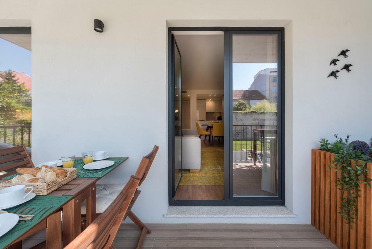 Lovelystay - Downtown Balcony Apartment With Free Parking ポルト エクステリア 写真