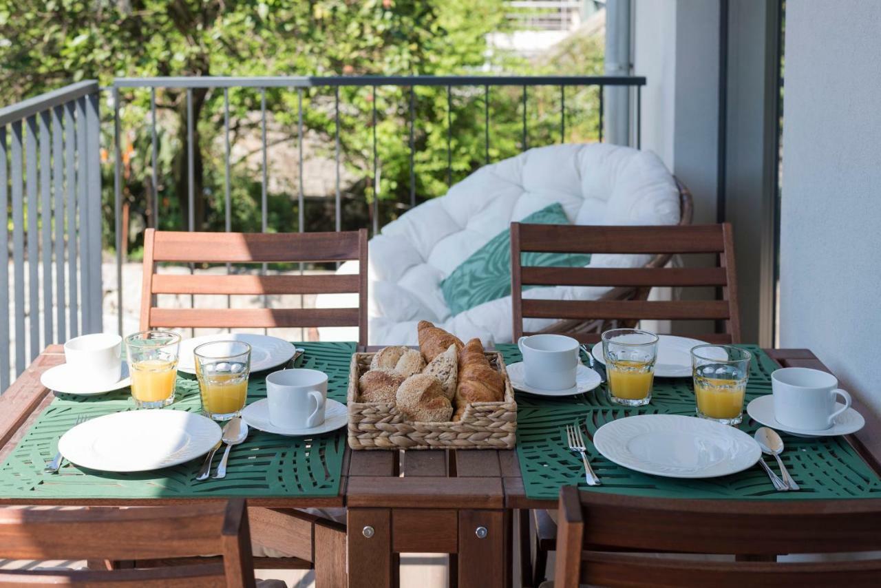 Lovelystay - Downtown Balcony Apartment With Free Parking ポルト エクステリア 写真
