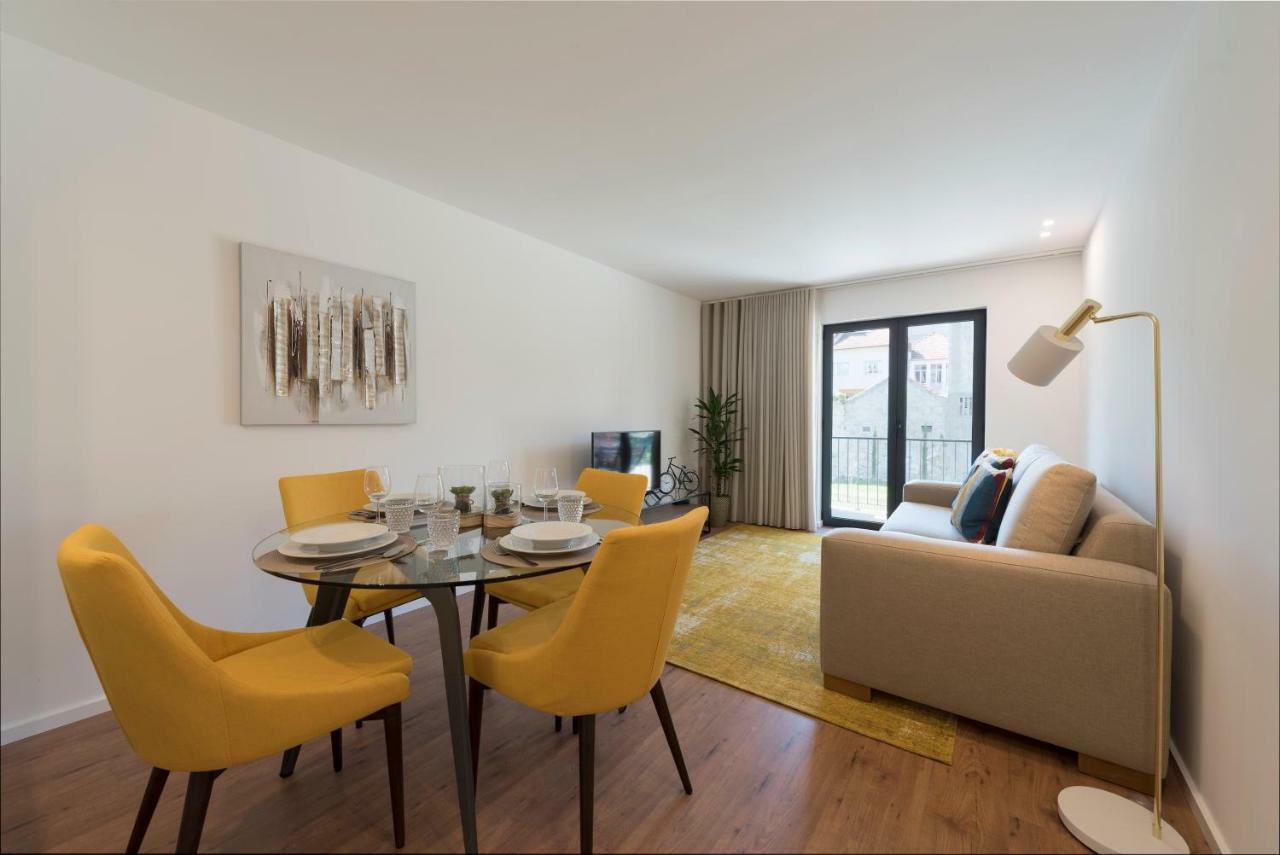 Lovelystay - Downtown Balcony Apartment With Free Parking ポルト エクステリア 写真