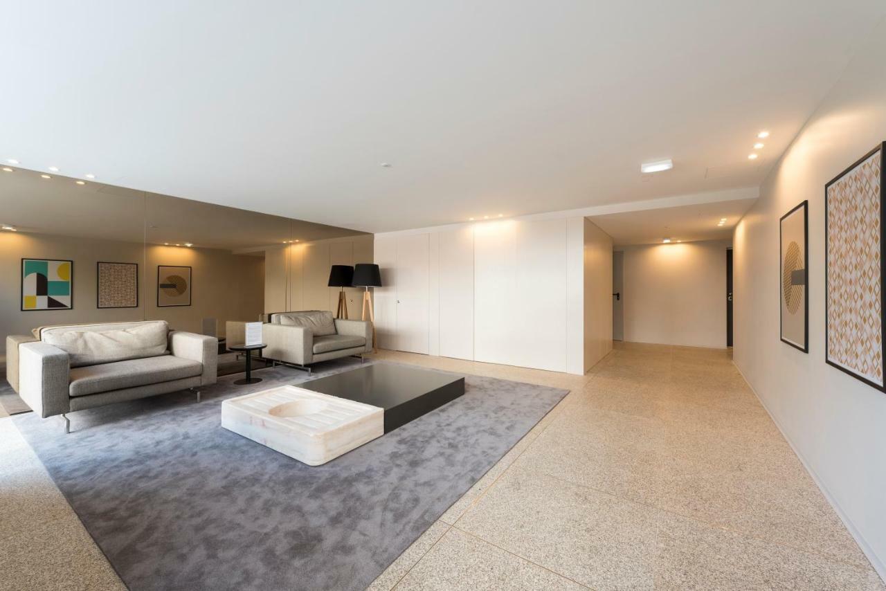 Lovelystay - Downtown Balcony Apartment With Free Parking ポルト エクステリア 写真