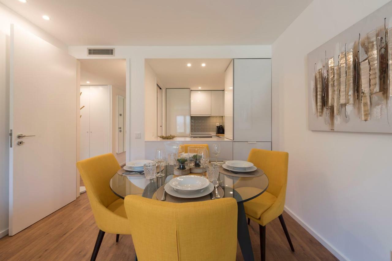 Lovelystay - Downtown Balcony Apartment With Free Parking ポルト エクステリア 写真