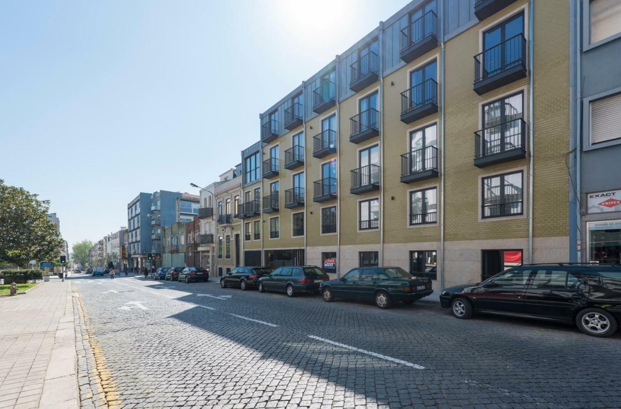 Lovelystay - Downtown Balcony Apartment With Free Parking ポルト エクステリア 写真